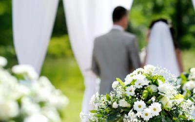 Како да направите свадба на отворено