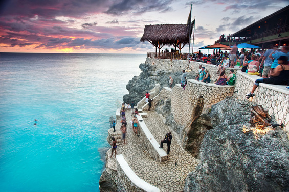  Најубавите барови на карипските плажи
