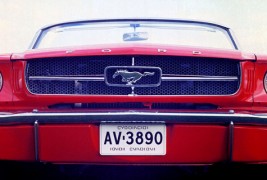 Легендарниот Форд Мустанг низ годините