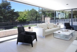 Современи дневни соби со отворен поглед кон надвор