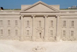 Белата куќа во Сад, изградена само од песок