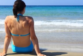 Дали е опасно да пливате пред да помине еден час од вашиот оброк?