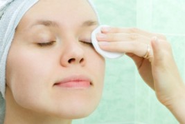 Како да направите домашен тоник за чистење на шминка?