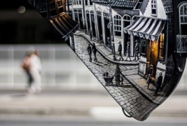 Шарени телефонски говорници на улиците на Сао Пауло