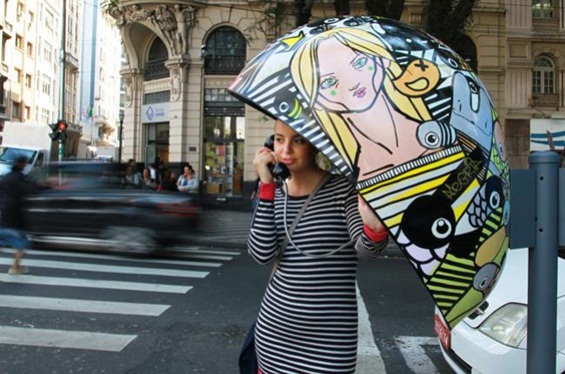 Шарени телефонски говорници на улиците на Сао Паоло