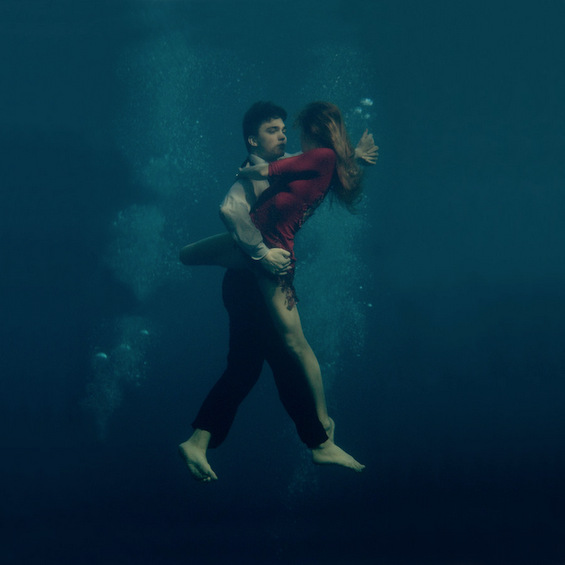 Страсно танго под вода