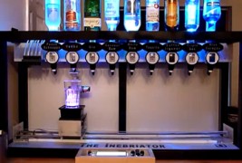 Домашен робот кој прави коктели