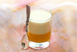 Ледено кафе со вкус на кајсии