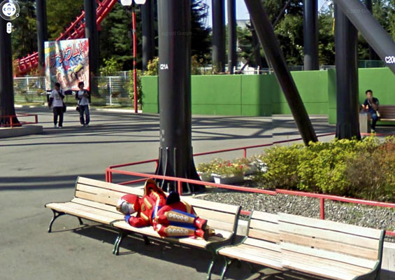 Шокантни и неочекувани фотографии фатени со камерите на Google Street View