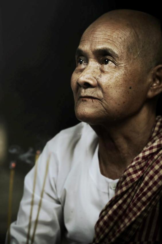 Тага и надеж во очите на луѓето од Камбоџа