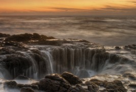 Мистичен бунар кој голта и исфрла вода