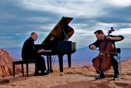 Оригинални класични преработки на светските музички хитови