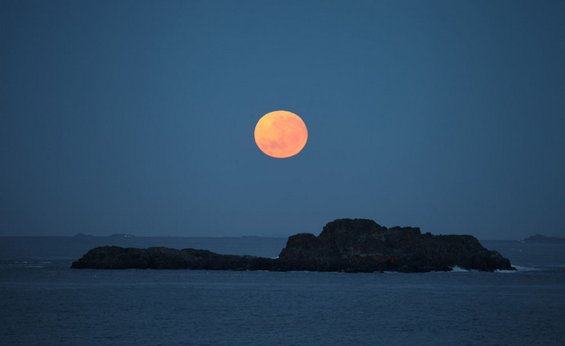 Како изгледа полната Месечина во различни делови од светот