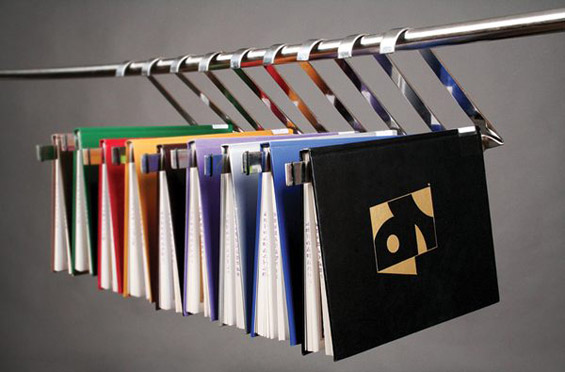 „Откачени“ полици за кул домашни библиотеки