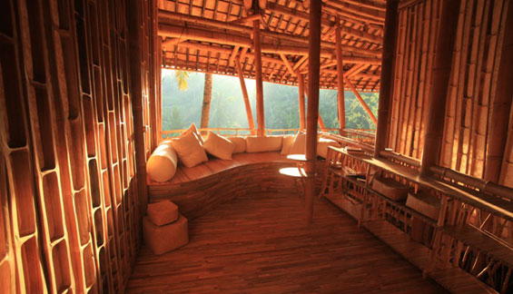 Прекрасни бамбусови куќички на Бали