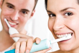 Три намирници кои можат да ви ја заменат четката за заби