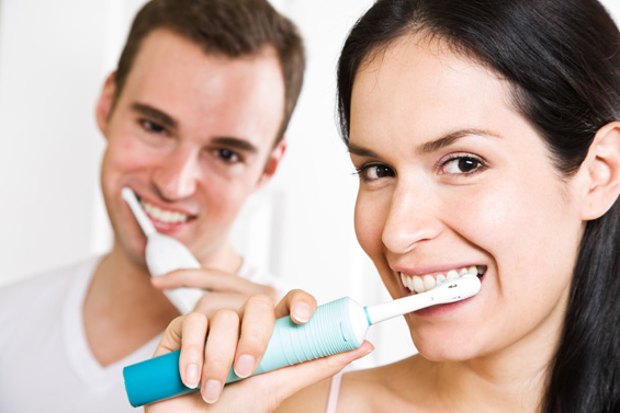 Три намирници кои можат да ви ја заменат четката за заби