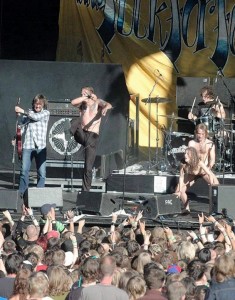 Не постои превиска цена за слава - 5 луди сценски настапи