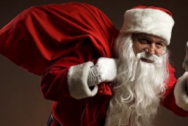 Дедо Мраз патува околу светот