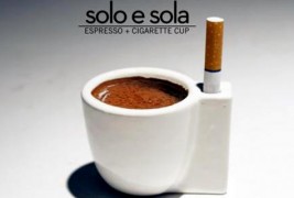 Чаша за кафе и цигари