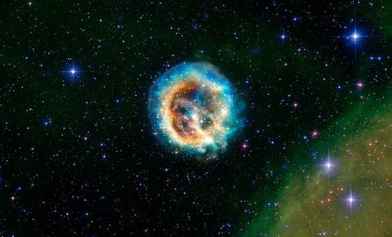 Спектакуларни ѕвездени експлозии