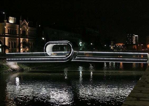 Превитканиот мост во Сараево
