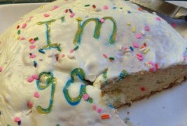 Торта, писмо и „големи“ вести