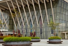 Универзитети низ светот кои нудат програми на англиски јазик