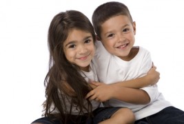 Зошто е убаво да се има брат или сестра?