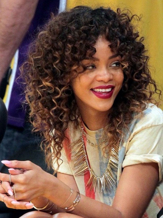 Сите фризури добро ѝ стојат на Ријана