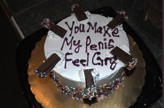 Горчливо искрени пораки испишани на вкусни торти