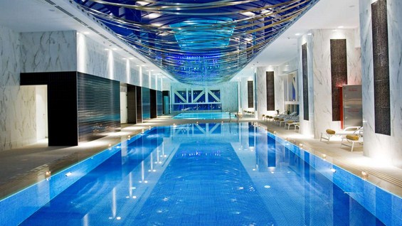 (15) Секси хотел кој ќе ве вивне во облаците Секси хотел кој ќе ве вивне во облаците