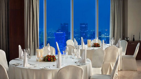 (16) Секси хотел кој ќе ве вивне во облаците Секси хотел кој ќе ве вивне во облаците