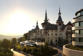 Стар швајцарски замок претворен во луксузен хотел