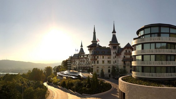 Стар швајцарски замок претворен во луксузен хотел