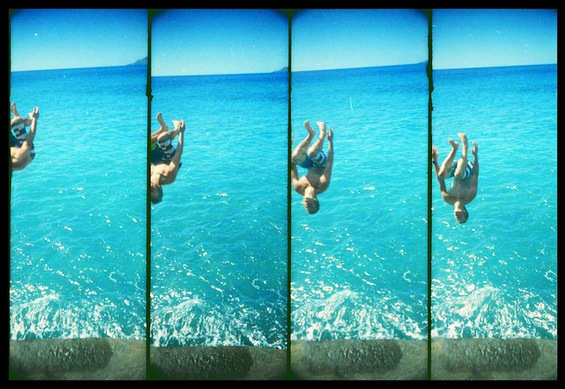 Убавите едноставни моменти во животот низ четири секвенци