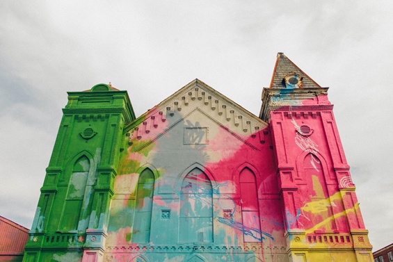 Графити црква - вистинска шарена преобразба