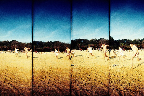 Убавите едноставни моменти во животот низ четири секвенци