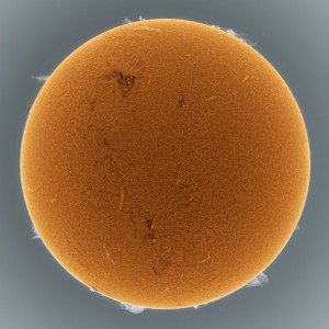 Илјадници споени фотографии детално ја покажуваат безмилосната површина на сонцето