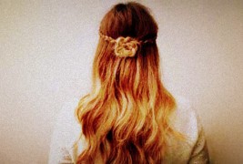 Направете фризура со цвет од плетенки