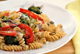 Прекрасни макарони со многу зеленчук