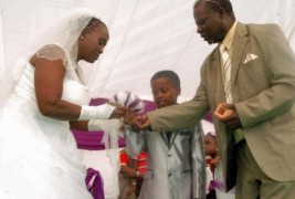 Шокантна свадба: 8-годишно момче и 61-годишна жена се венчаа