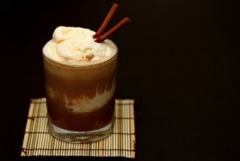 Силно кафе со вкус на цимет и ванила