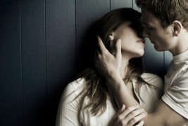 Зошто луѓето се бакнуваат?