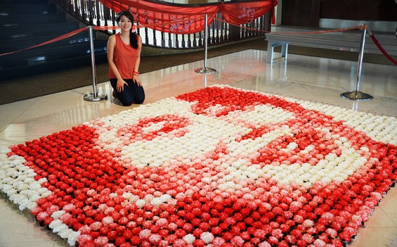 Неверојатен портрет направен од 2.000 каранфили