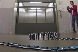 Кога 10.000 Ајфони паѓаат како домино