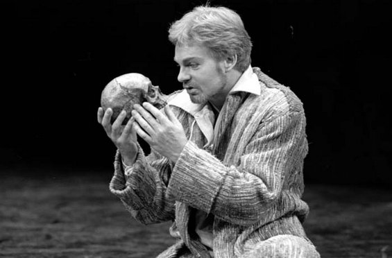 Меланхоличниот лик на Хамлет – убиство, одмазда, трагична љубов