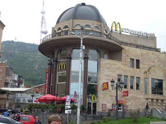 Најнеобичните ресторани на Мекдоналдс низ светот