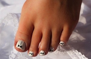 Пролетно разубавување на ноктите на вашите стапала