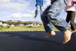 Кога трамбулините го возвраќаат ударот